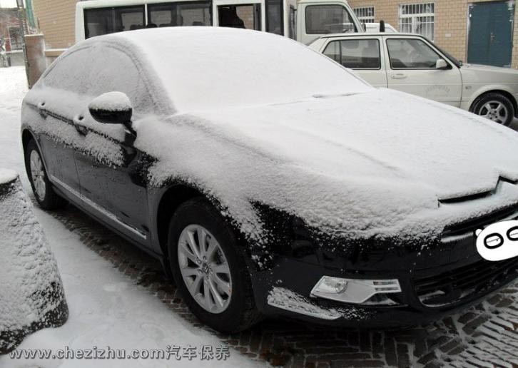 让车上的雪留着慢慢融化对车漆面的损害有多大？